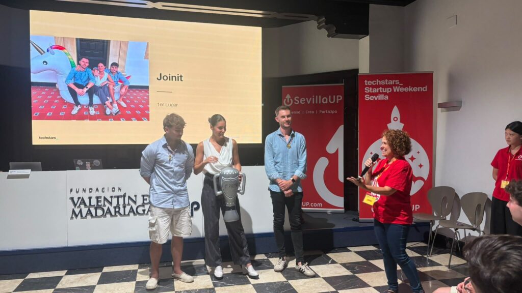 Techstars Startup Weekend Sevilla 31 Junio 2026 Turismo y gastronomía PRIMER PREMIO JOINIT trofeo